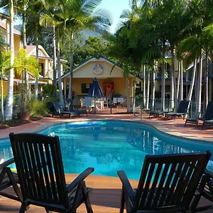 At Court Aparthotel Airlie Beach